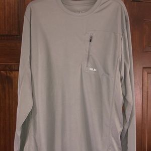 Huk long sleeve xl with a zip pocket